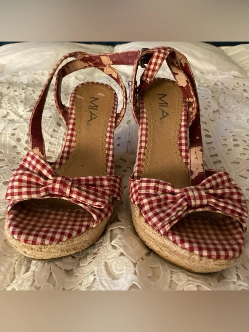 MIA Aleena red-and-white gingham espadrille wedge sandals. Size 7and1/2
